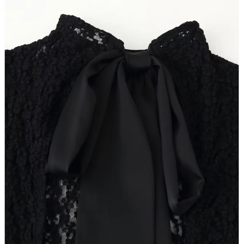 Body da donna in raso con fiocco in pizzo Autunno sexy semi-trasparente scava fuori slim manica lunga tutina femminile con collo a lupetto