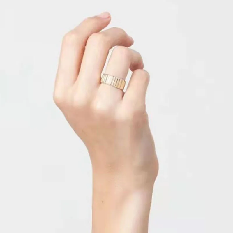 

Модное широкое кольцо из титановой стали для женщин с дизайном в виде металлических шестерен, эффектное кольцо для ночного клуба, новинка в категории украшений