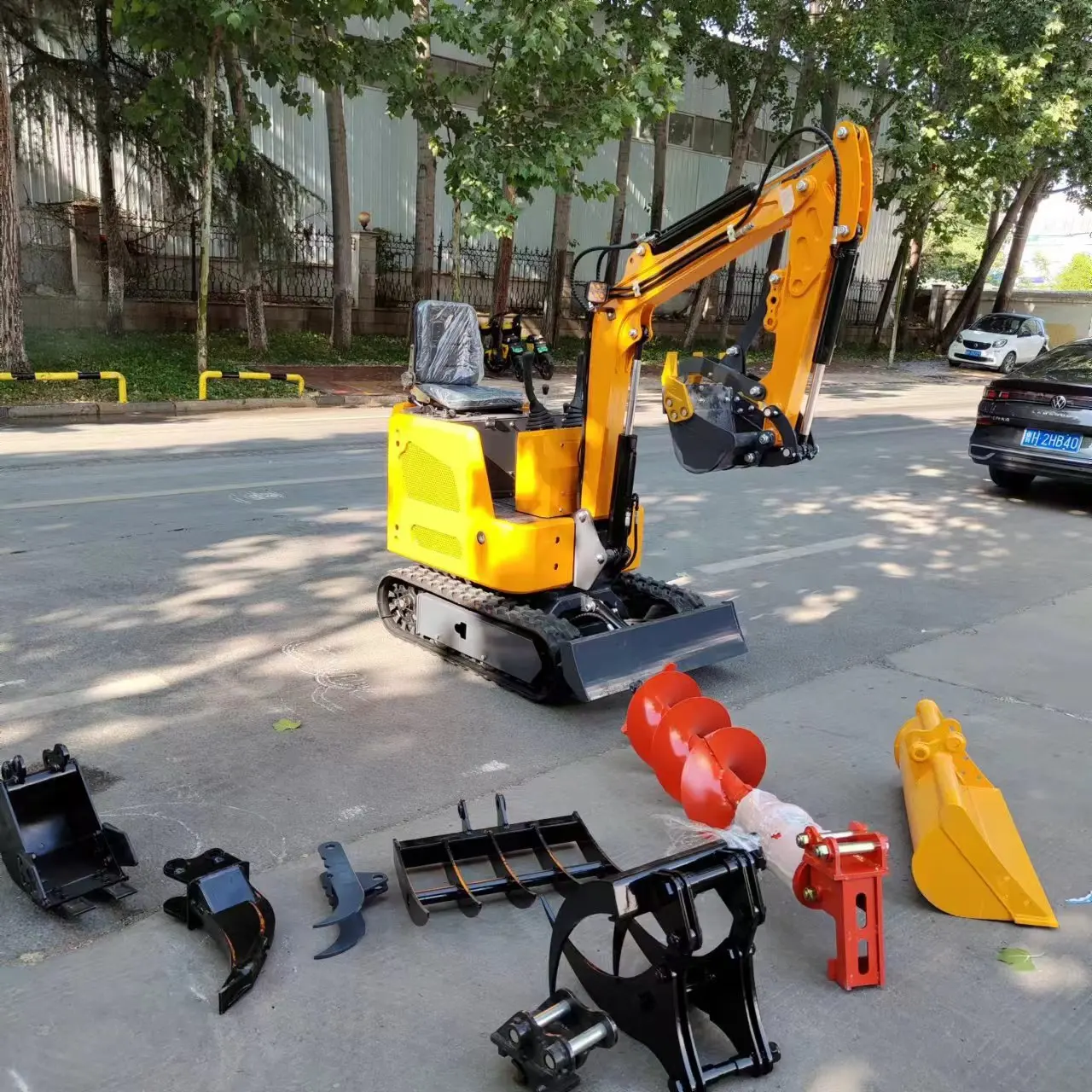 Miniexcavadora personalizada usada en granja, microexcavadora sobre orugas de 1,2 toneladas con varios accesorios, miniexcavadora hidráulica para jardín