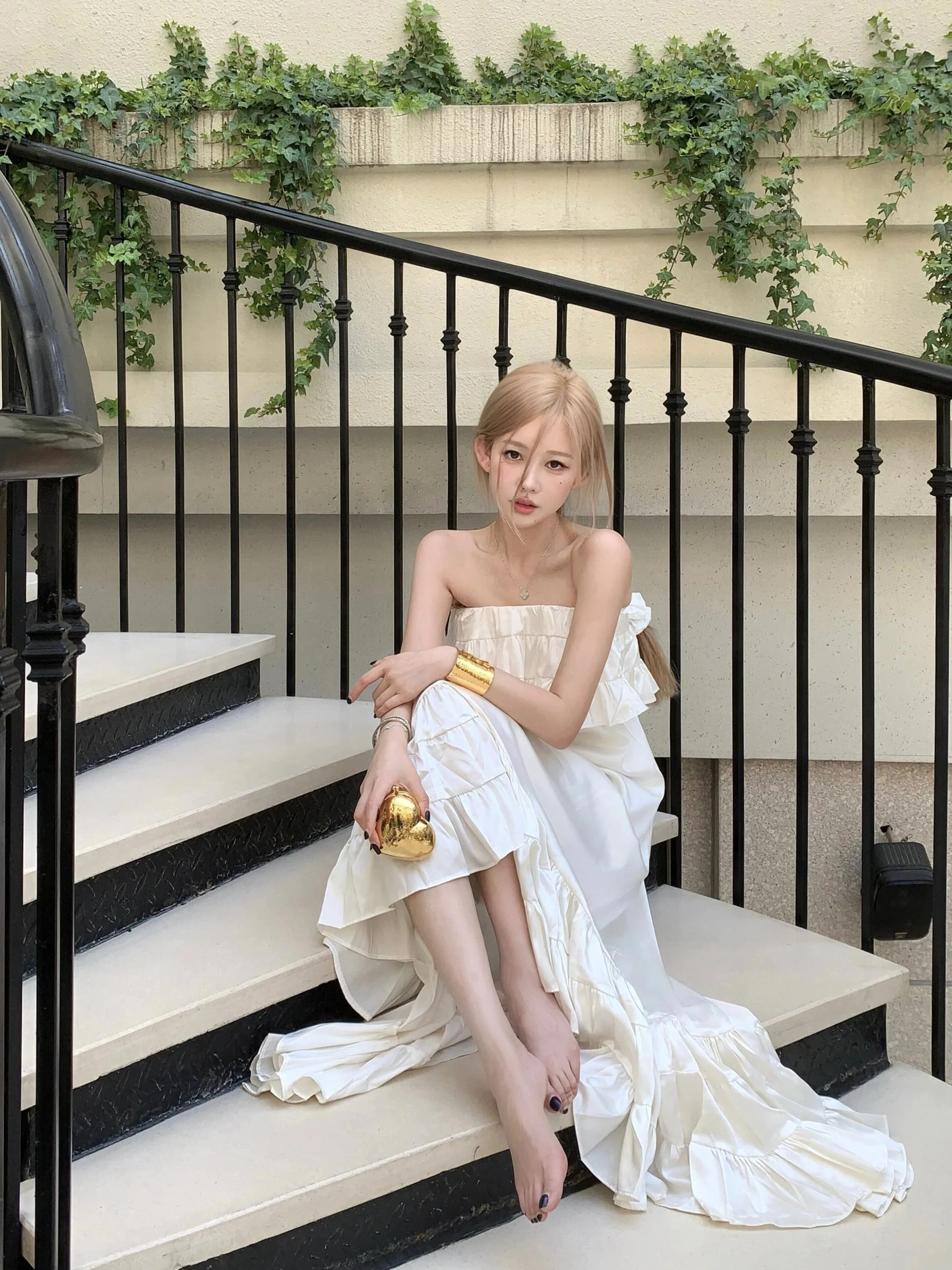 

YOMI Лето 2025: Модное элегантное длинное платье с вырезом-лодочкой и кружевным подолом для вечеринок и свадеб