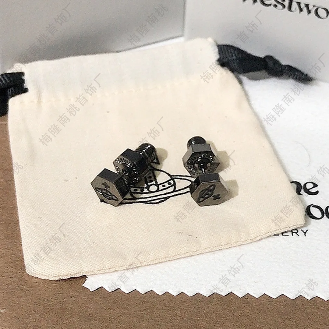 أقراط براغي زحل للرجال والنساء ، نسخة عالية ، إمبرس أرملة ، فيفيان ، أسلوب فاتن ، شخصية