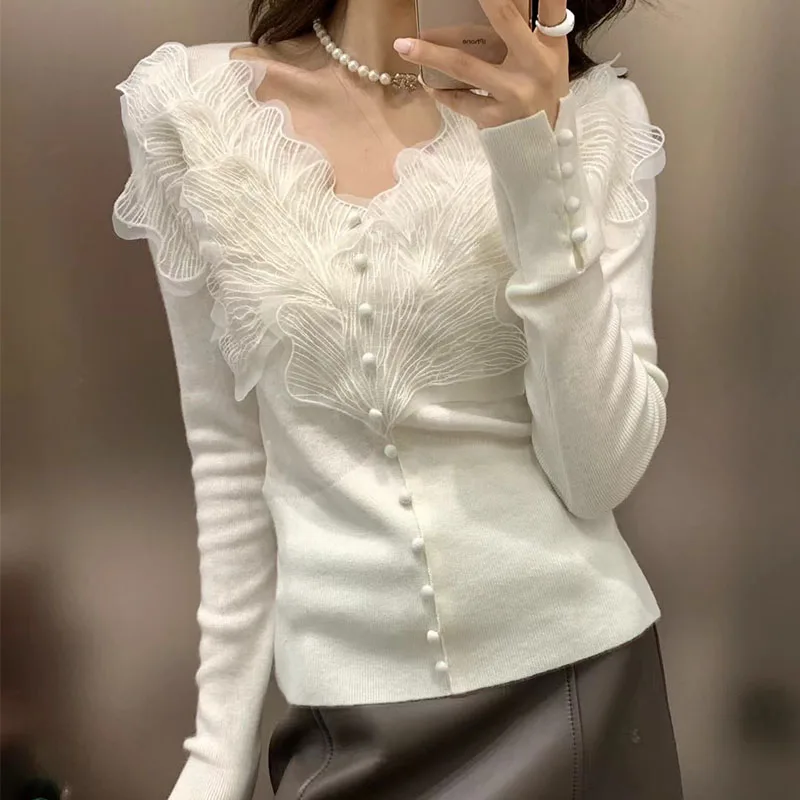 Elegant Lace Knitted Base Shirt Women's Slim Fit Style Korean Version Long Sleeve V-Neck Button up Casual Fashion Top