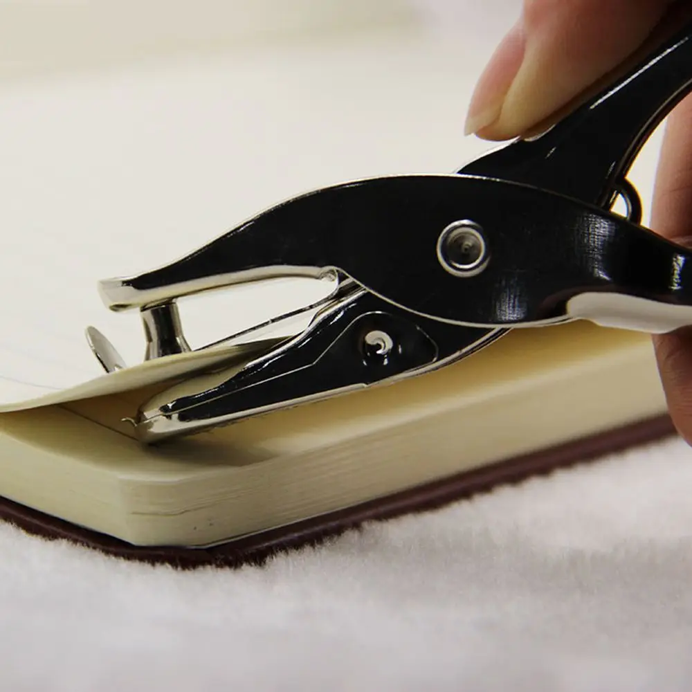 

1pcs Durable Handmade Card Metal Punching Device Scrapbook Punches DIY Punch Pliers Hole Puncher Punch Tool Hand Paper Punch