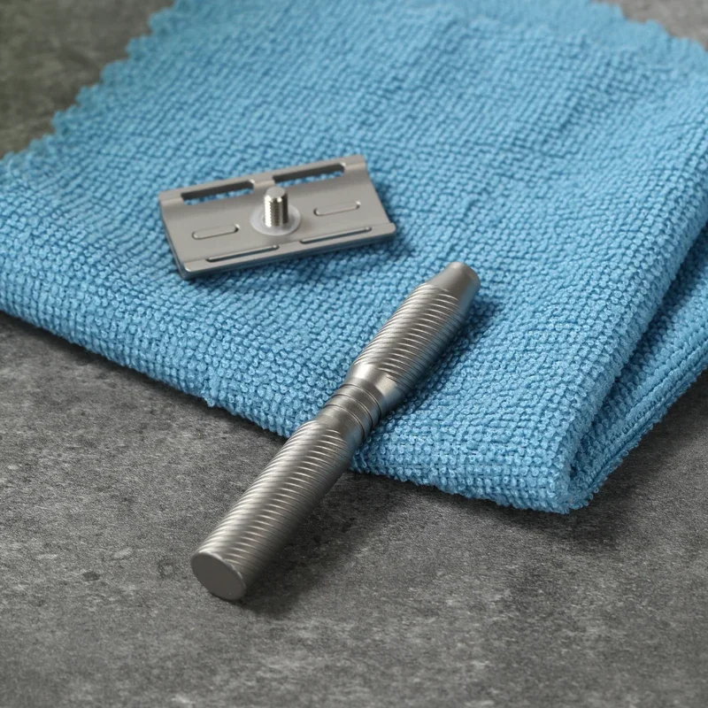 YAQI Ghost с несколькими резьбовыми узорами, 0,7 мм, безопасная бритва для мужчин, высококачественная универсальная титановая эффективная точная бритва