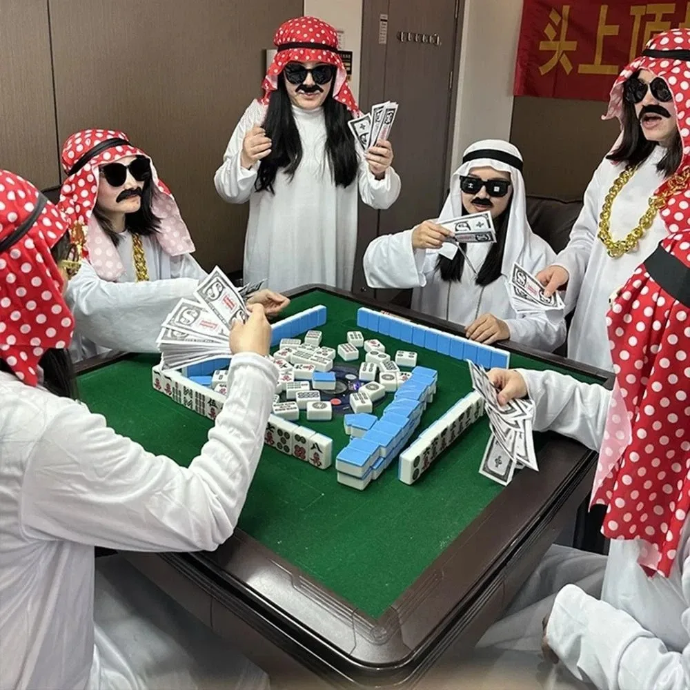 White Robe Arabic Costume Cosplay Red Headscarf Arab Robe Set Fake Beard Fake Gold Necklace Arab Sheikh Outfit Cosplay Costume