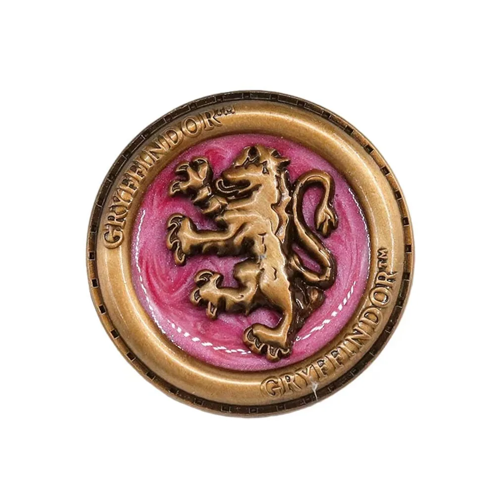 

Gryffindor lion-embossed three-pin film perimeter brooch decoration