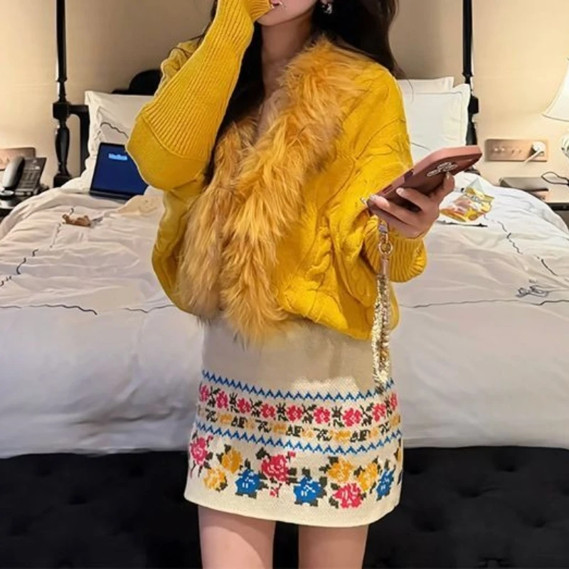 

2026 Spring New Retro Hot Girl Style Bat Sleeve Fur Collar Knitted Jacket Tube Top Hip Dress
