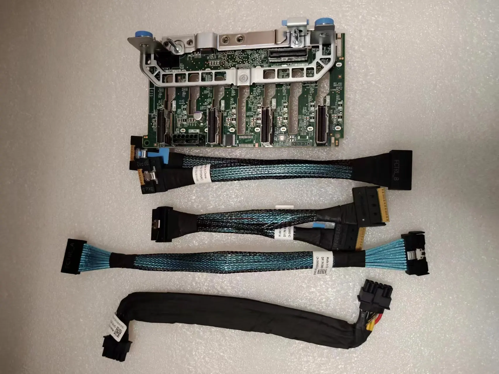 R750 R750Xs R550 r7525 nvme 8*2.5' hdd backplane 08DJ9J 8DJ9J a set