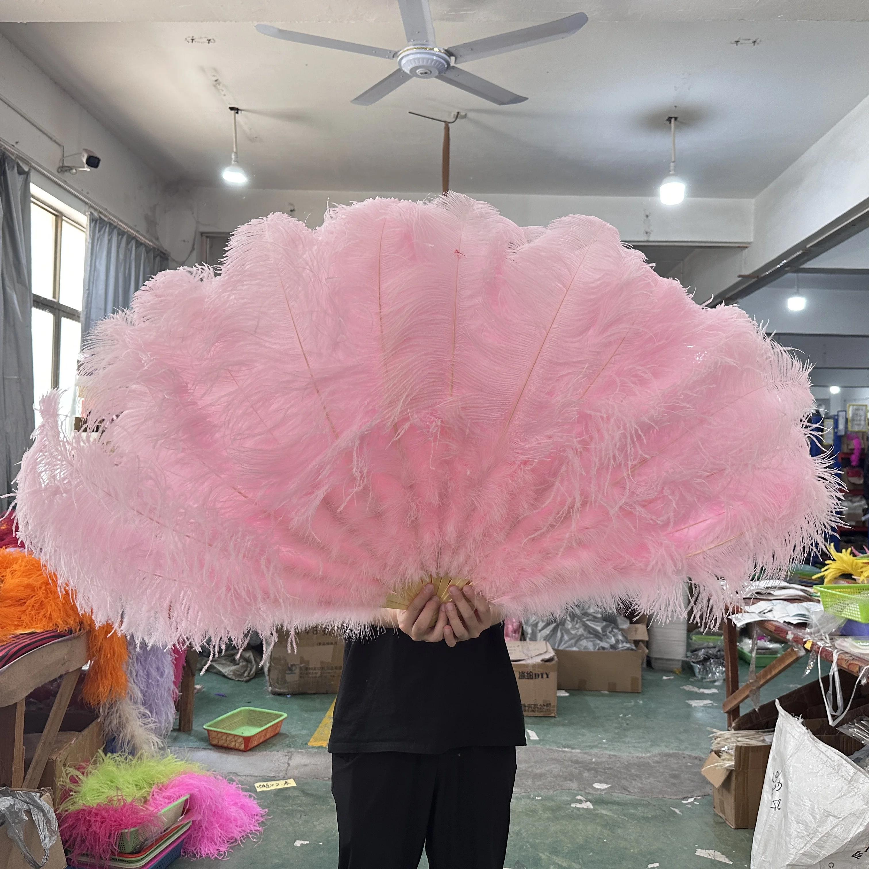 1&2PCS Pink Real Ostrich Hand Feather Fans for Stage Performance Dancer Show Wedding Party Carnival Props Ostrich Plumes Fans