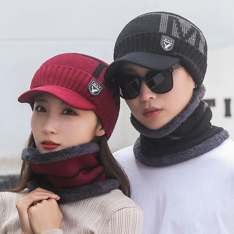 Winter Fleece Thickened Eagle Woolen Hat Scarf Two-Piece Set Men's Outdoor Riding Cold Ear Protection Knit Hat