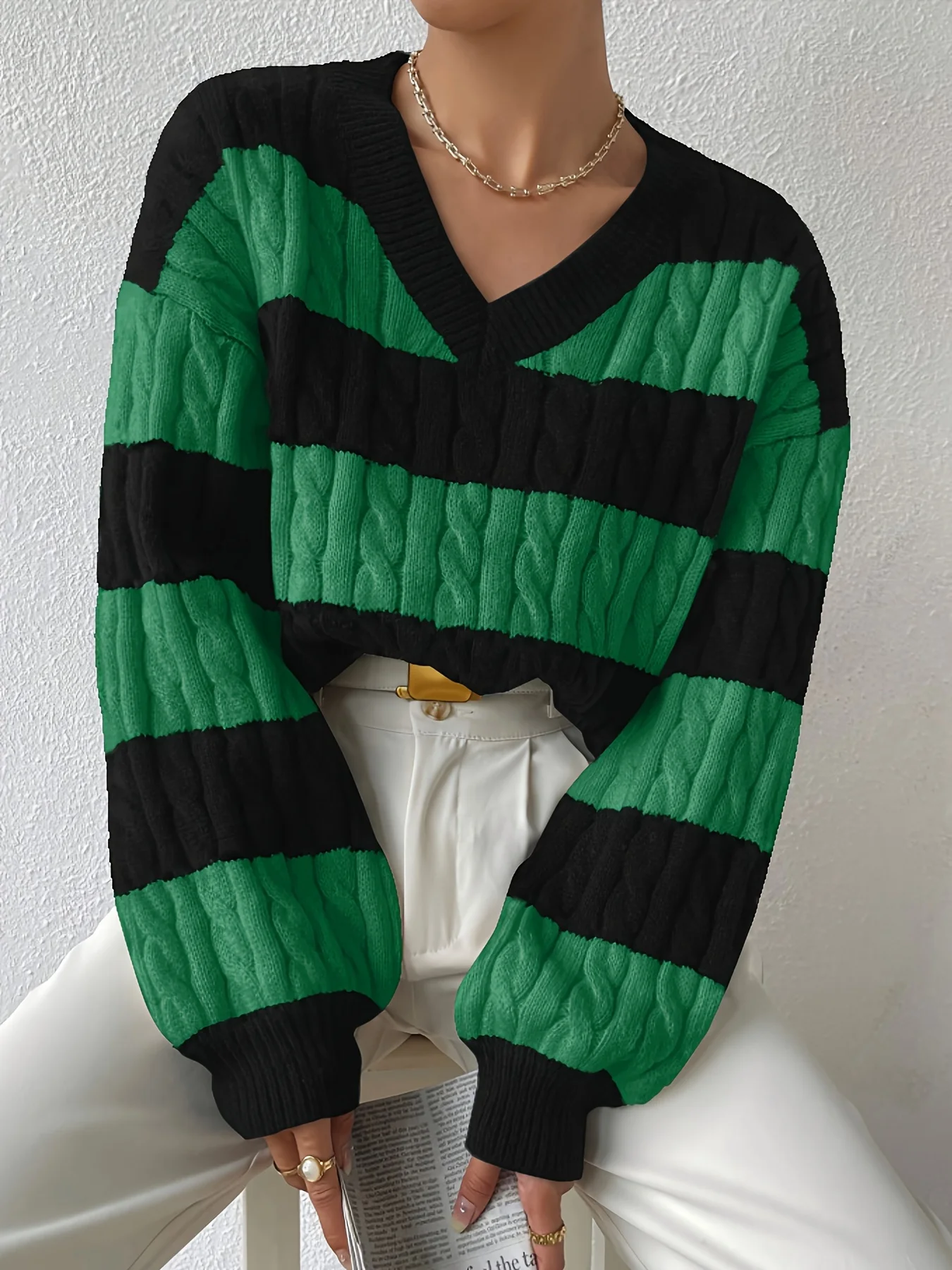 

Women's Contrasting Shoulder Long-Sleeved Knit Pullover Sweater