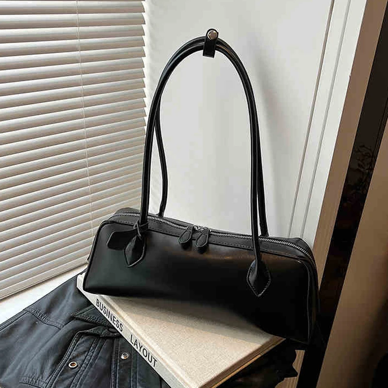 مزاجه تنوعا حقيبة تحت الإبط للنساء الفرنسية الخفيفة الفاخرة ريترو حقائب كتف واحدة الملمس بولي PU حقيبة يد حمراء 2025 جديد