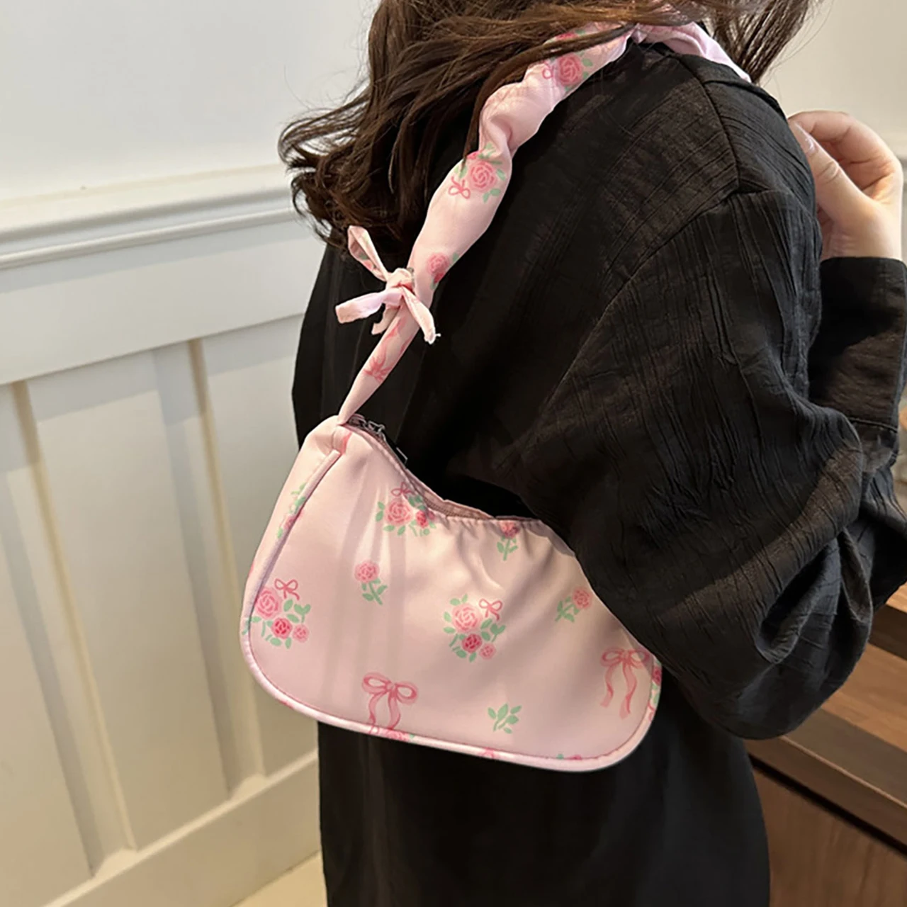 

New Korean Girl Handbags Cute Flower Bow Print Crossbody Bags Canvas Shoulder Bags Outdoor Travel Women Keys Phone Messenger Bag