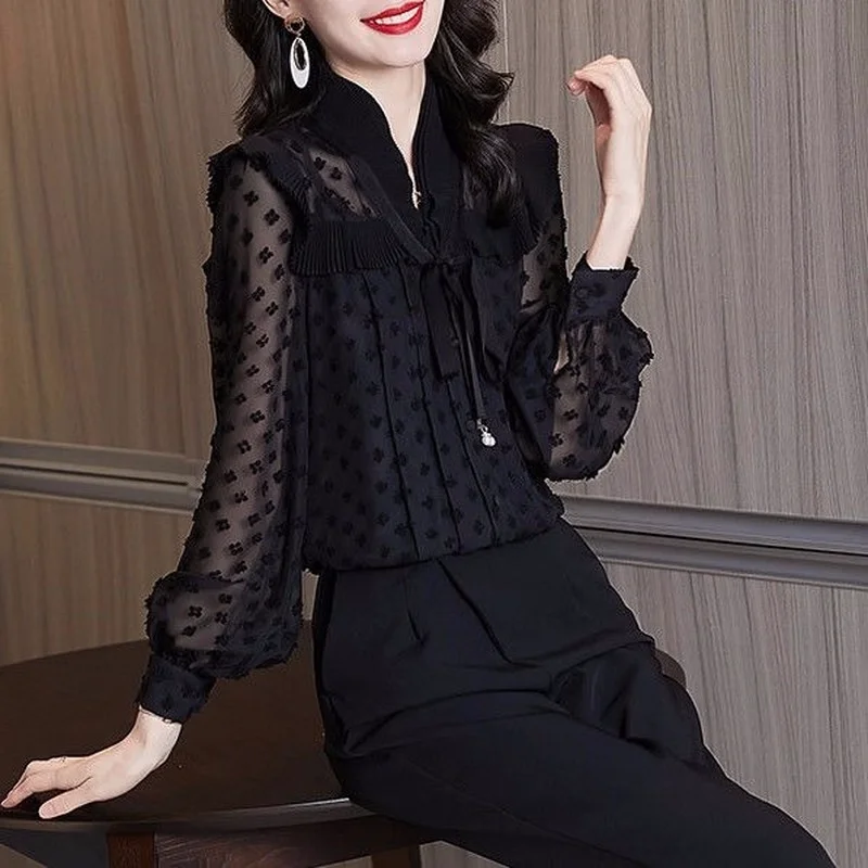 

Female solid blouse 2023 new autumn French design is small neutral texture black lotus leaf long-sleeved o neck blouse tops