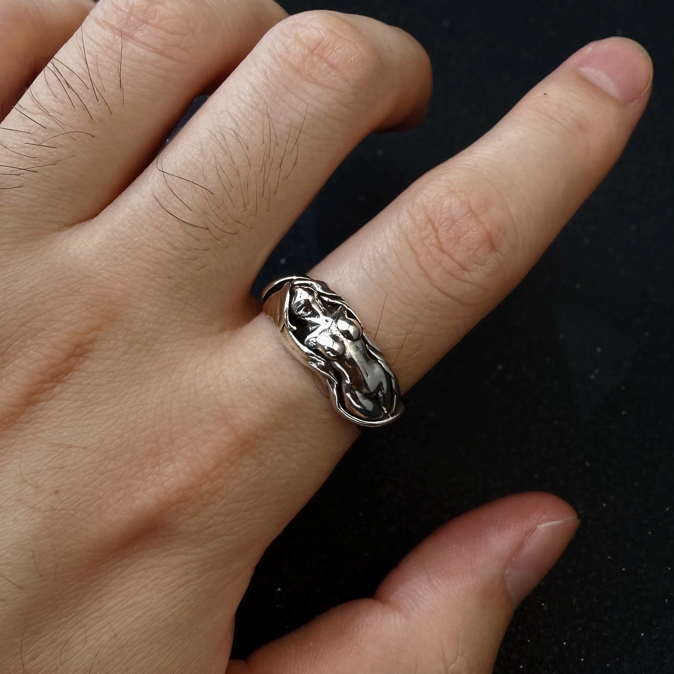 Retro „The Nude Body“ Verstellbarer Offener Ring für Männer, Punk Gothic Edgy, Versilbertes Messing, Vintage-Schmuck, Kreatives Geschenk – Detail 5