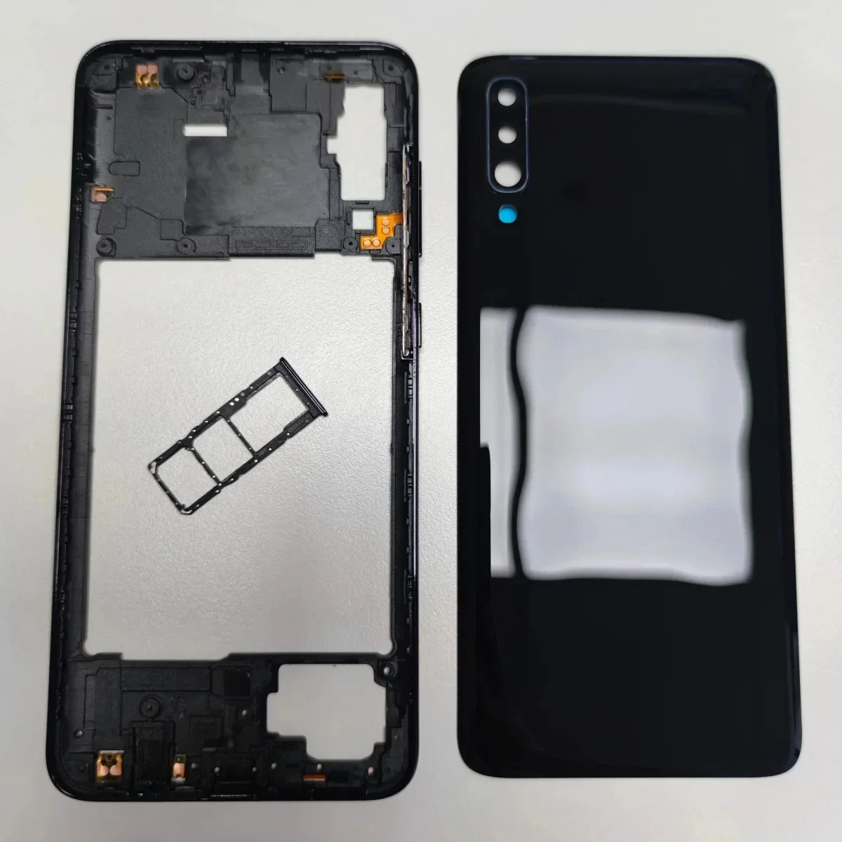 フルハウジングケースサムスンギャラクシー A70 A705 ミドルフレームカバー + バッテリーバックカバーとカメラレンズ修理部品