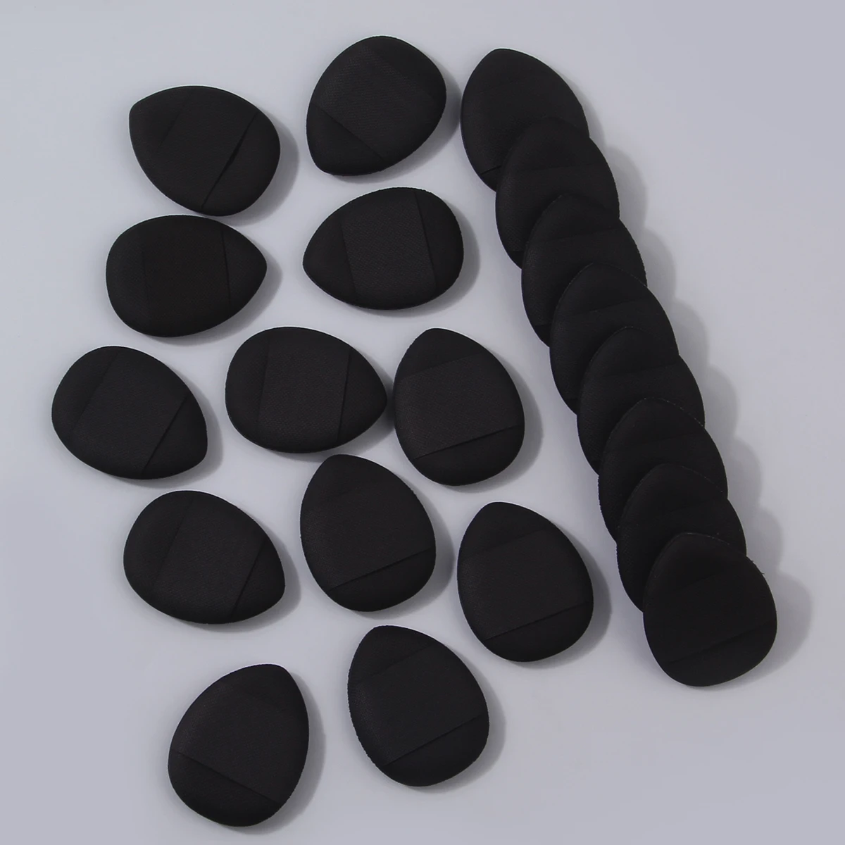 20 stks hot selling duim poederdons zachte spons bladerdeeg concealer luchtkussen mini kleine poederdons