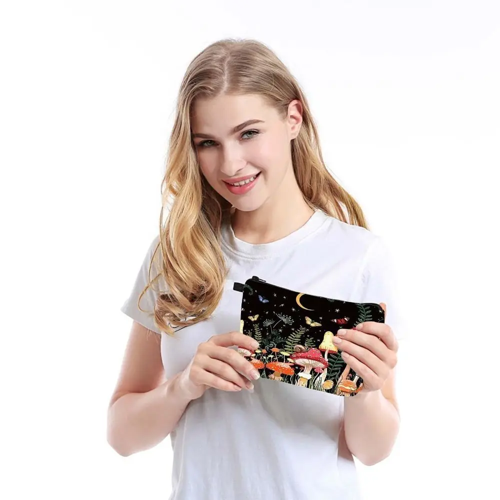 

Портативная косметичка с грибным принтом, полиэстер, дорожная сумка для хранения на молнии, большой вместительный кошелек для монет