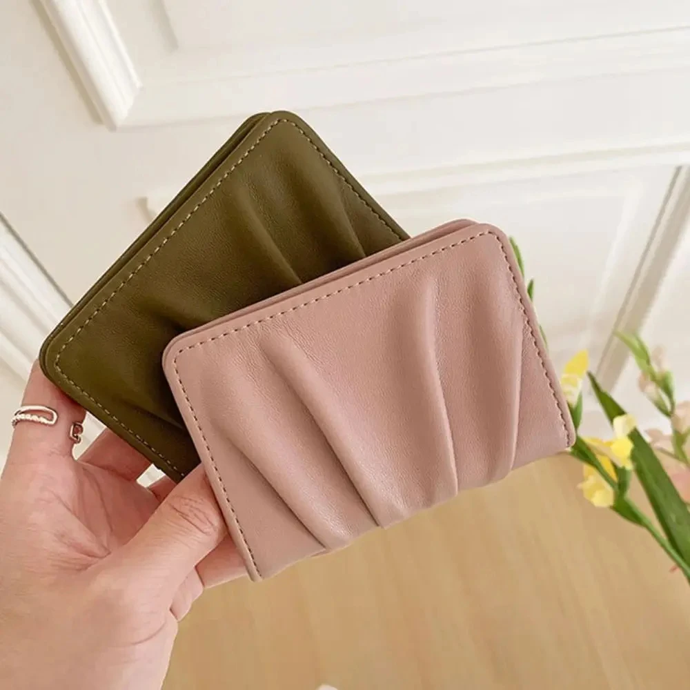 Compact Card holder Classic Wrinkled design Large capacity Clutch Chic Purse for Minimalist