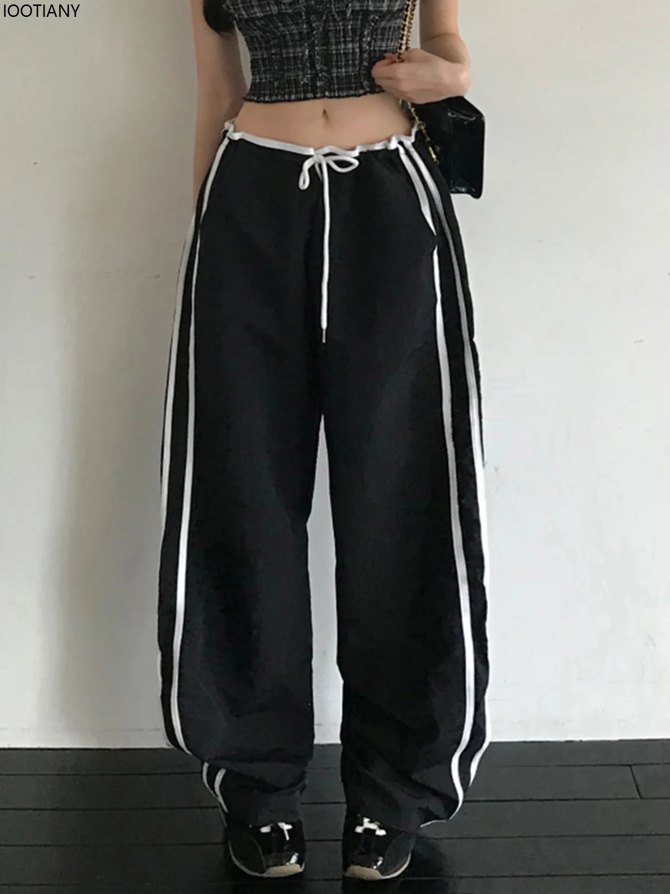 Women's Black Loose Casual Pants Y2k Street Contrast Low Waist Straight Pants Korean Fashion Trousers Striped Sweatpants 2025