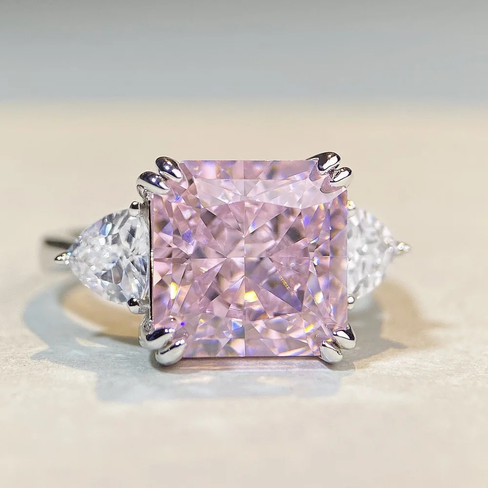 PT950 platinum ring for women, featuring square-cut diamond ice flower design, same style as the high-end diamond ring.