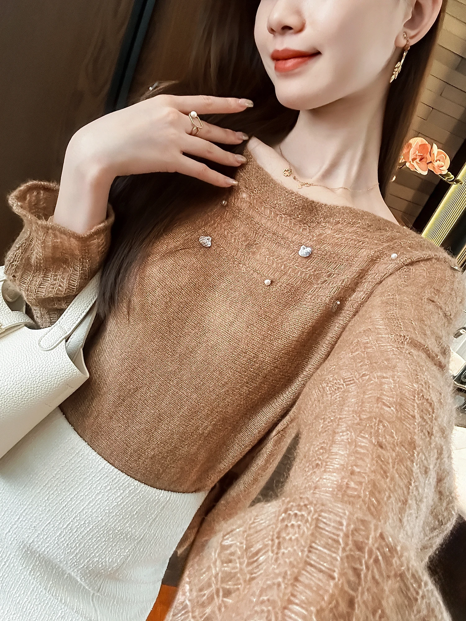 

Ele Woolen Top Eye-ching Decorative Lazy High-End Feel Soft Knitted Sweater for Women Daily Wear round Ne Long Sve