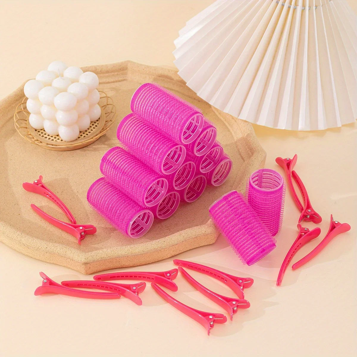 Self-adhesive hair curlers and clips set, consisting of 12 self-gripping curlers and 12 crocodile skin curling clips.
