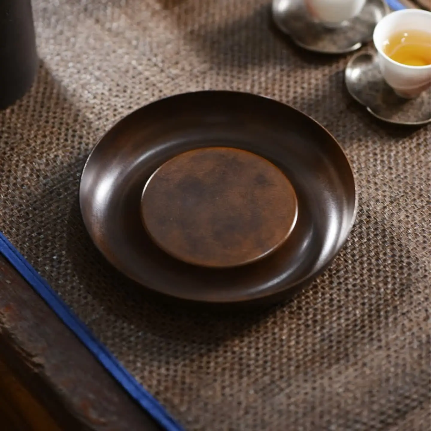 Handmade retro round copper pot bearing pot holder tea bearing dry brewing tea table small tray Kung Fu tea set accessories