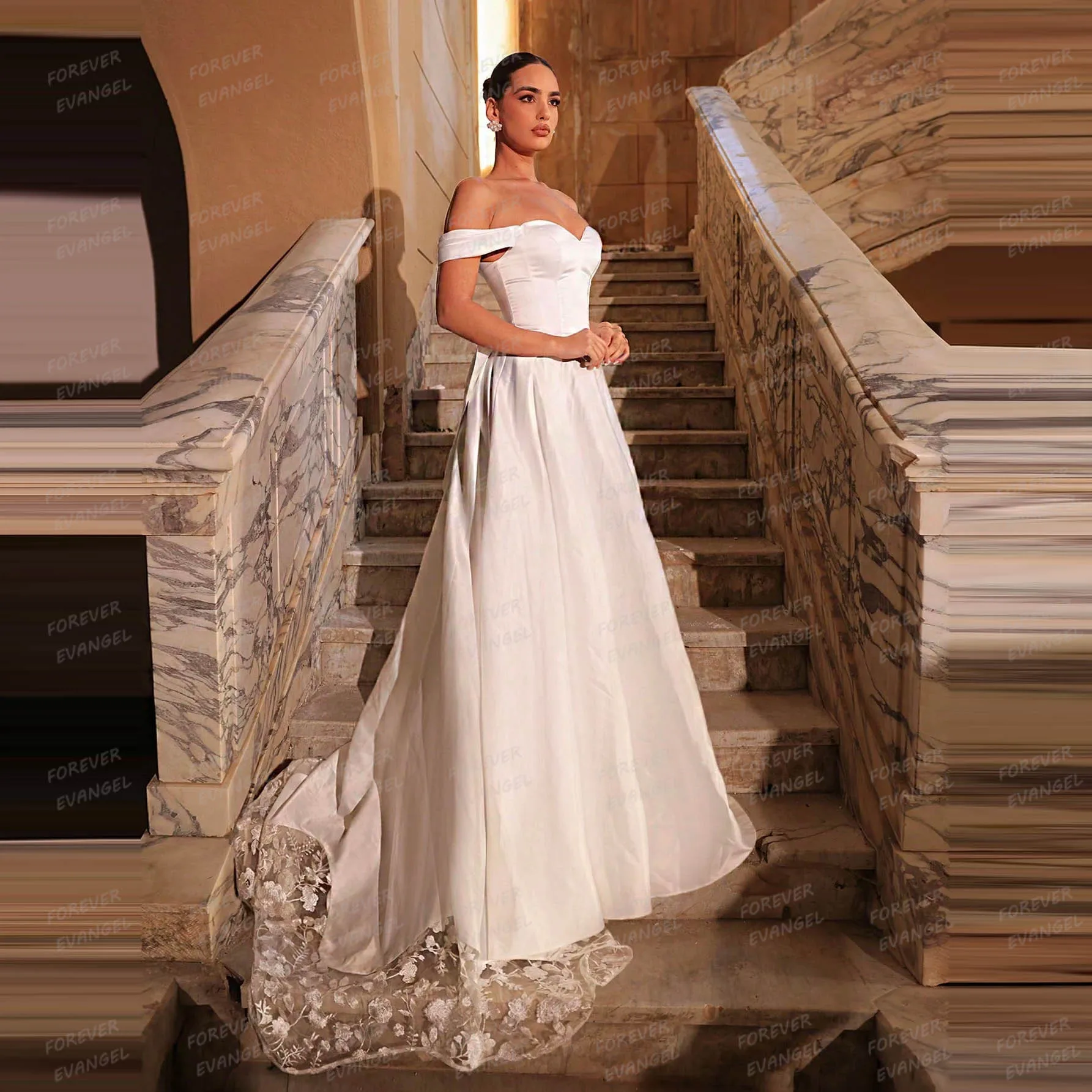 

Luxury Wedding Dresses A Line Woman's Sweep Train Appliques Bride Gowns Sweetheart Vestidos De Novia Customized Robe De Mariée