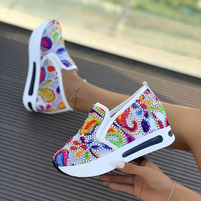 Embroidery Thick Platform Sneakers Women 2024Autumn Breathable Mesh Loafers Woman Plus Size 42 Slip on Wedge Heels Casual Shoes