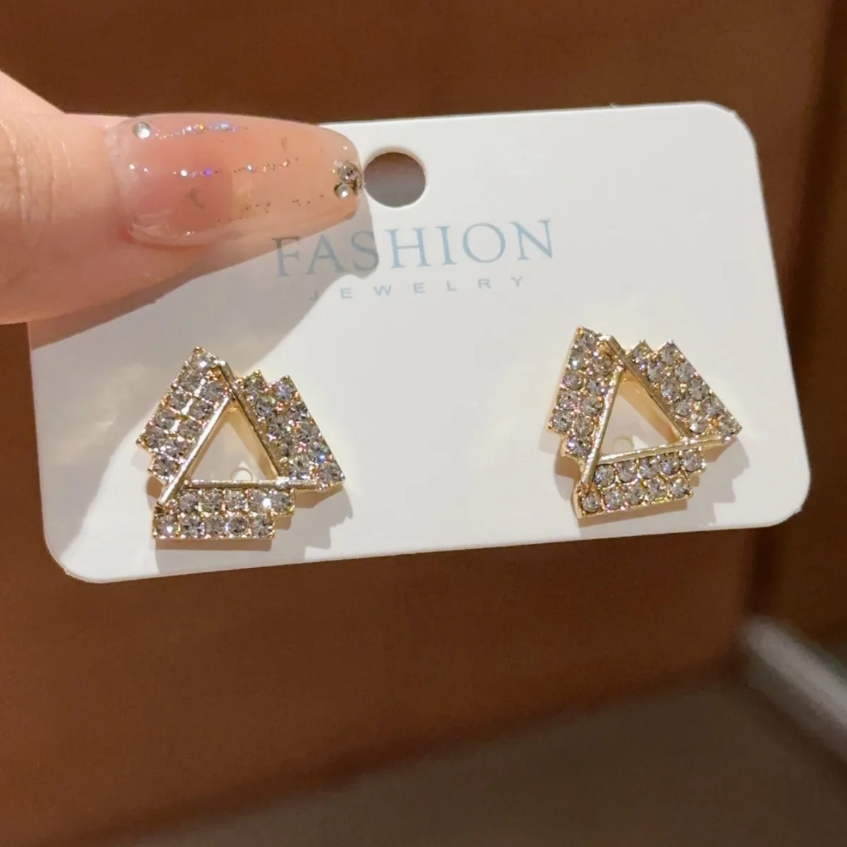 New Shiny Crystal Triangle Stud Earrings for Women Golden Hollow Out Geometry Small Earrings Trendy Party Personality Jewelry