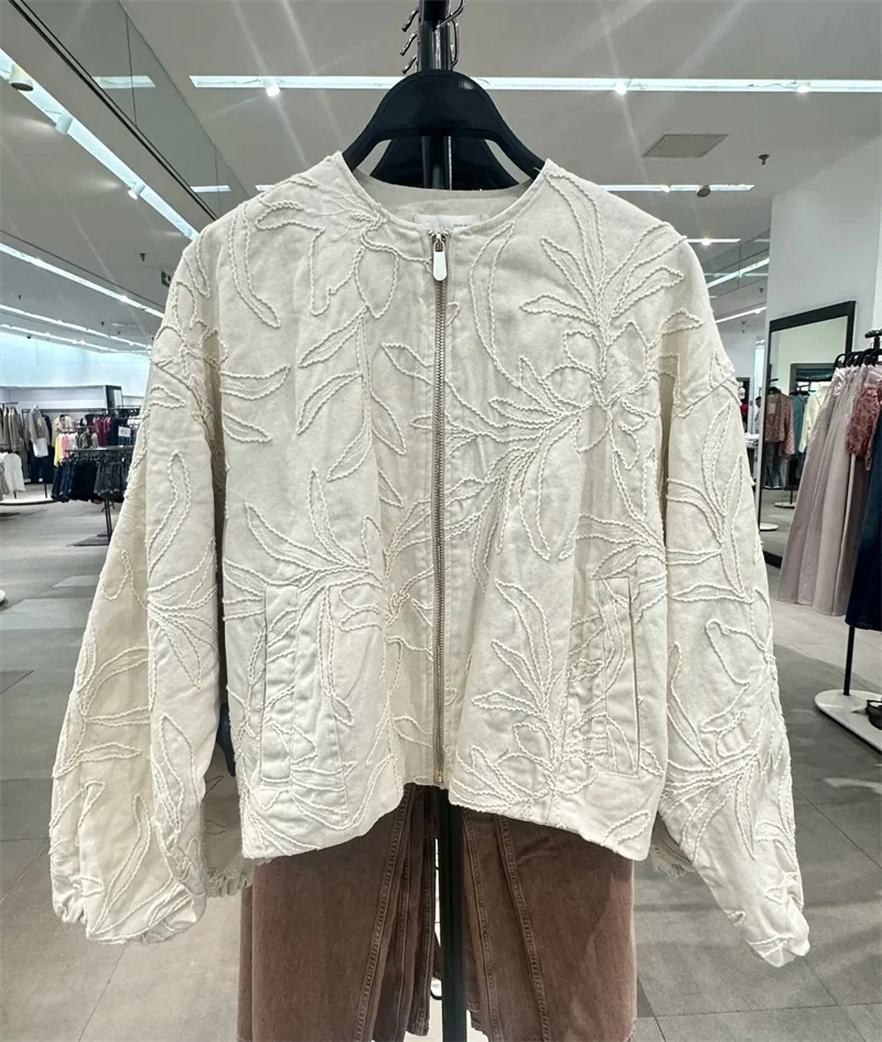 เสื้อแจ็คเก็ตสตรีฤดูร้อนใหม่เสื้อแขนยาวสีขาวเชือกหนาเย็บปักถักร้อย Casual แฟชั่นบุคลิกภาพอเนกประสงค์