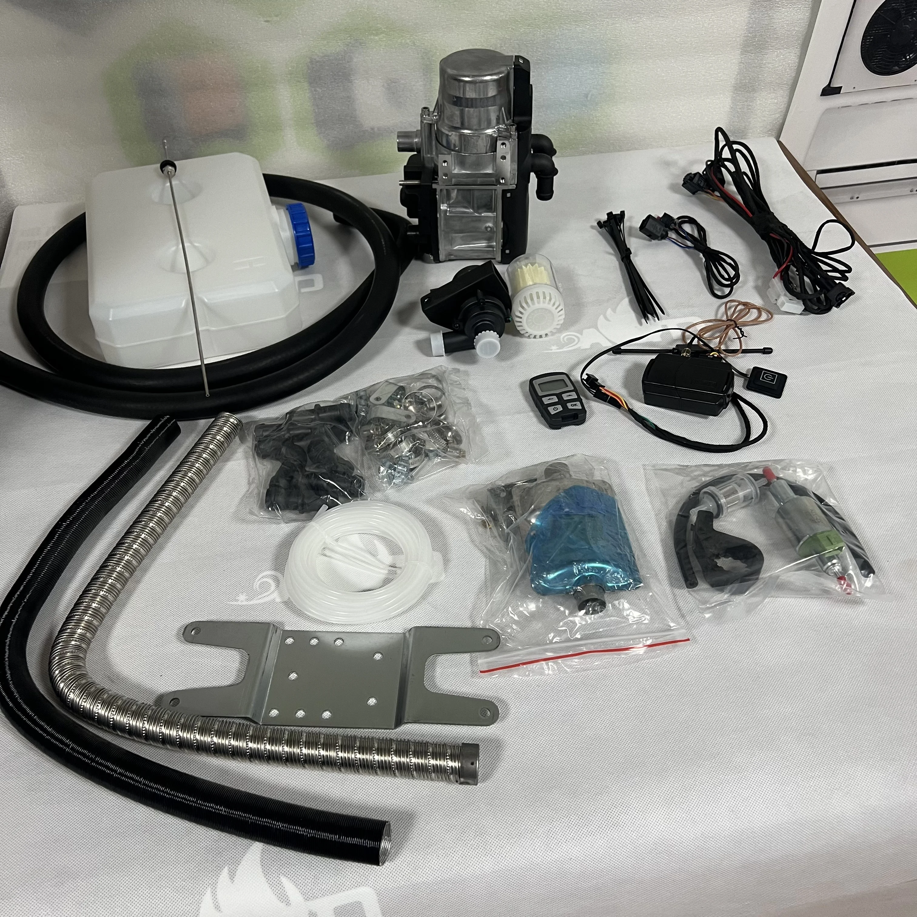 

Новый стиль: Автономный жидкостный отопитель 12В/24В для автомобилей и грузовиков (дизельный)