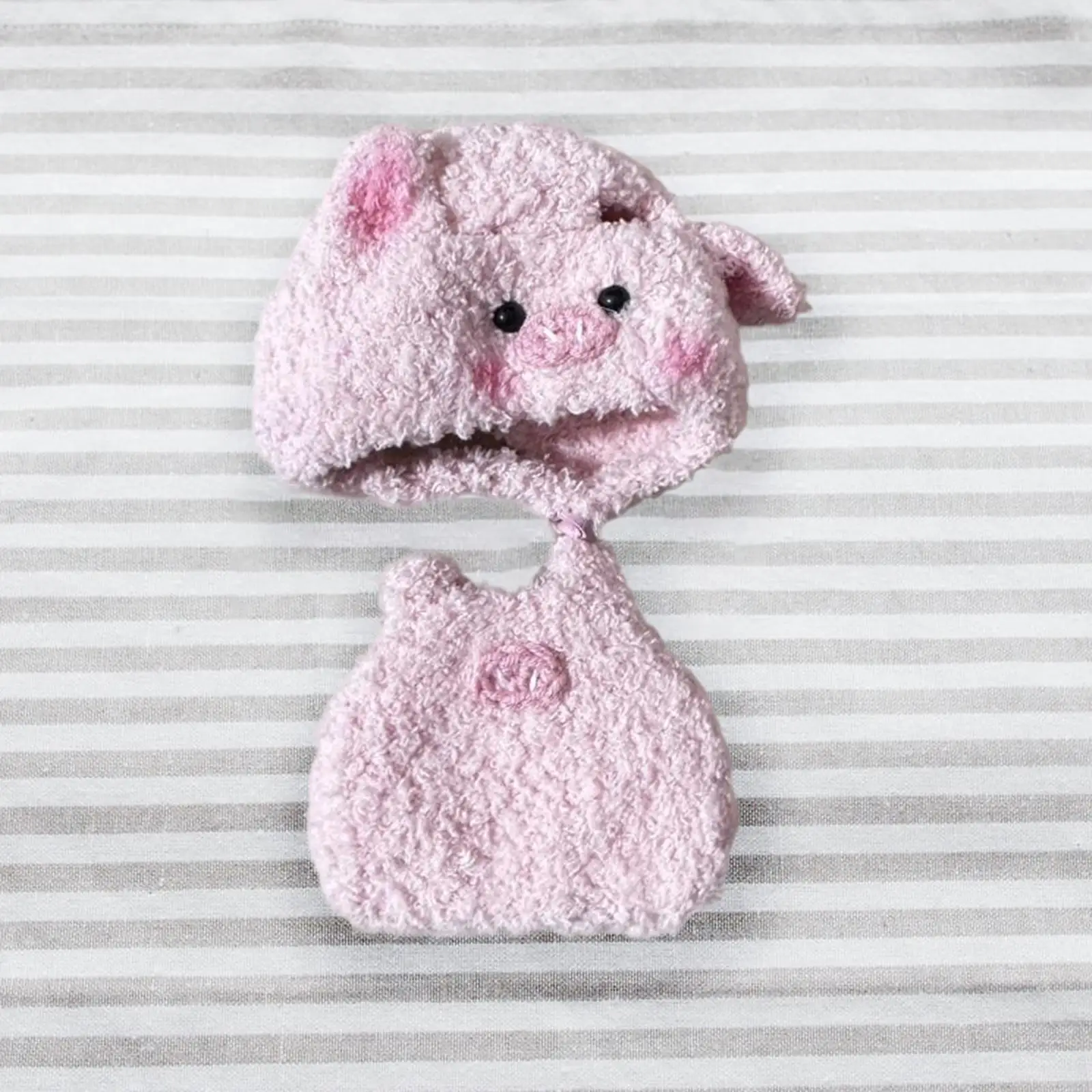 

Adorable Doll Pants Set with Stylish Hair Accessory - DIY Fashion