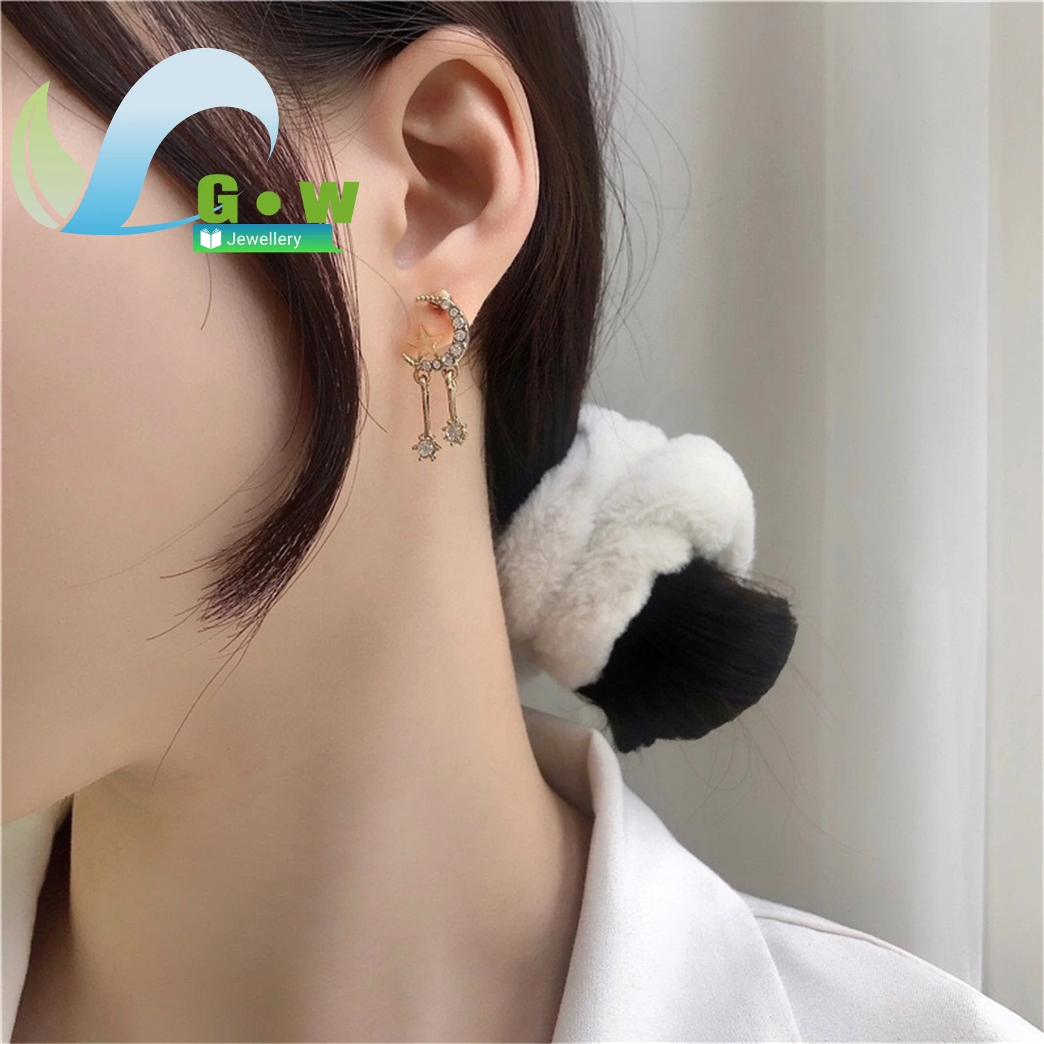 

Новые популярные серьги-кольца «Луна» с симметричным дизайном, позолота 18К, ювелирные изделия с сохранением цвета, микроинкрустация цирконом, двойное сердце, аксессуар для ушей