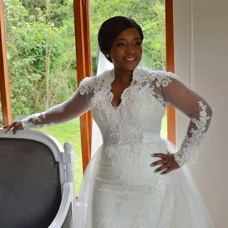 カスタマイズされたプラスサイズのアフリカのウェディングドレス、取り外し可能なトレーン、長袖、クリスタルレース、ガーデンウェディングパーティー、花嫁衣装