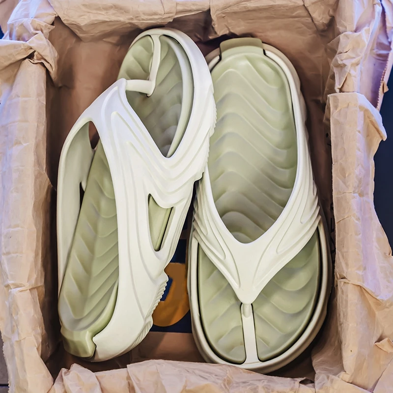 

Летние новые мужские шлепанцы-вьетнамки для улицы и дома, удобные мягкие тапочки для мужчин и женщин, пляжные сандалии, домашние мужские тапочки