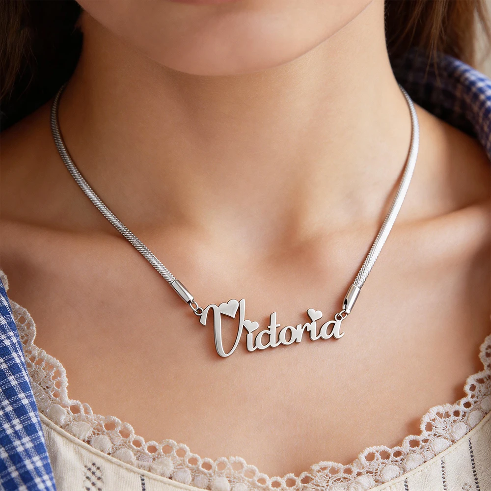 Collier Serpent Personnalisé avec Nom et Cœur, Pendentif Plaque Nom en Acier Inoxydable, Bijou Cadeau Fête des Mères