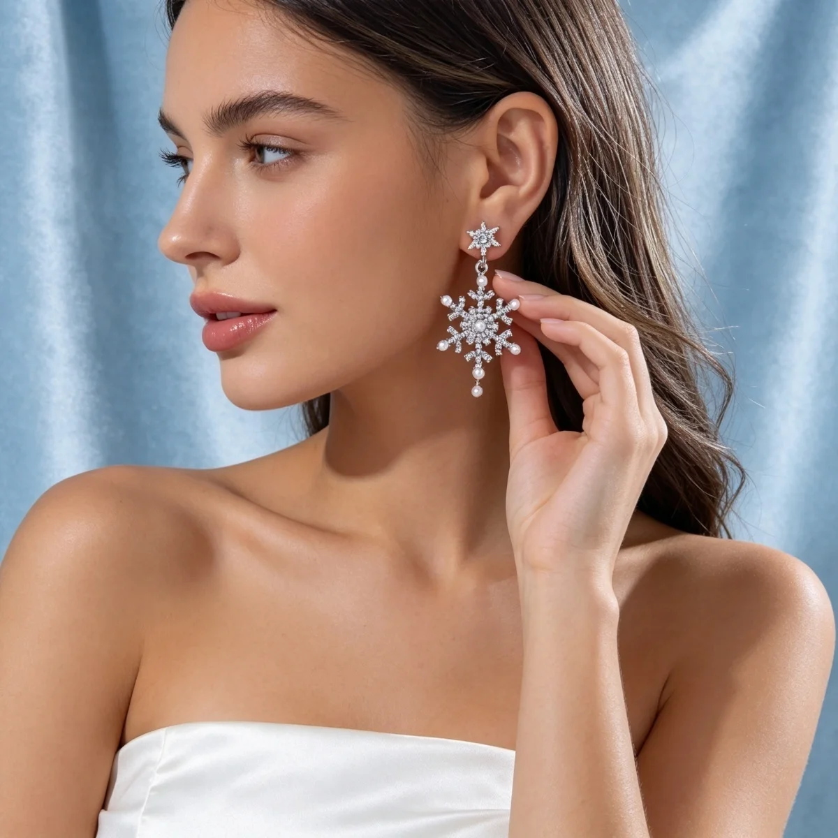 Weihnachtliche funkelnde Strass-Ohrringe mit simulierten Perlen und Schneeflocken für Damen, Neujahrsparty, Schneeflocken-Ohrringe, Feiertagsschmuck – Detail 12