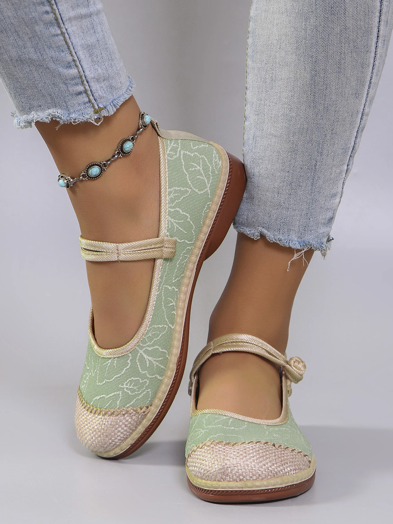 Spring New Women\'s Casual Sports Shoes Comfortable, Breathable, Lightweight, Wear resistant Lazy Shoes, Soft soled Flat Shoes