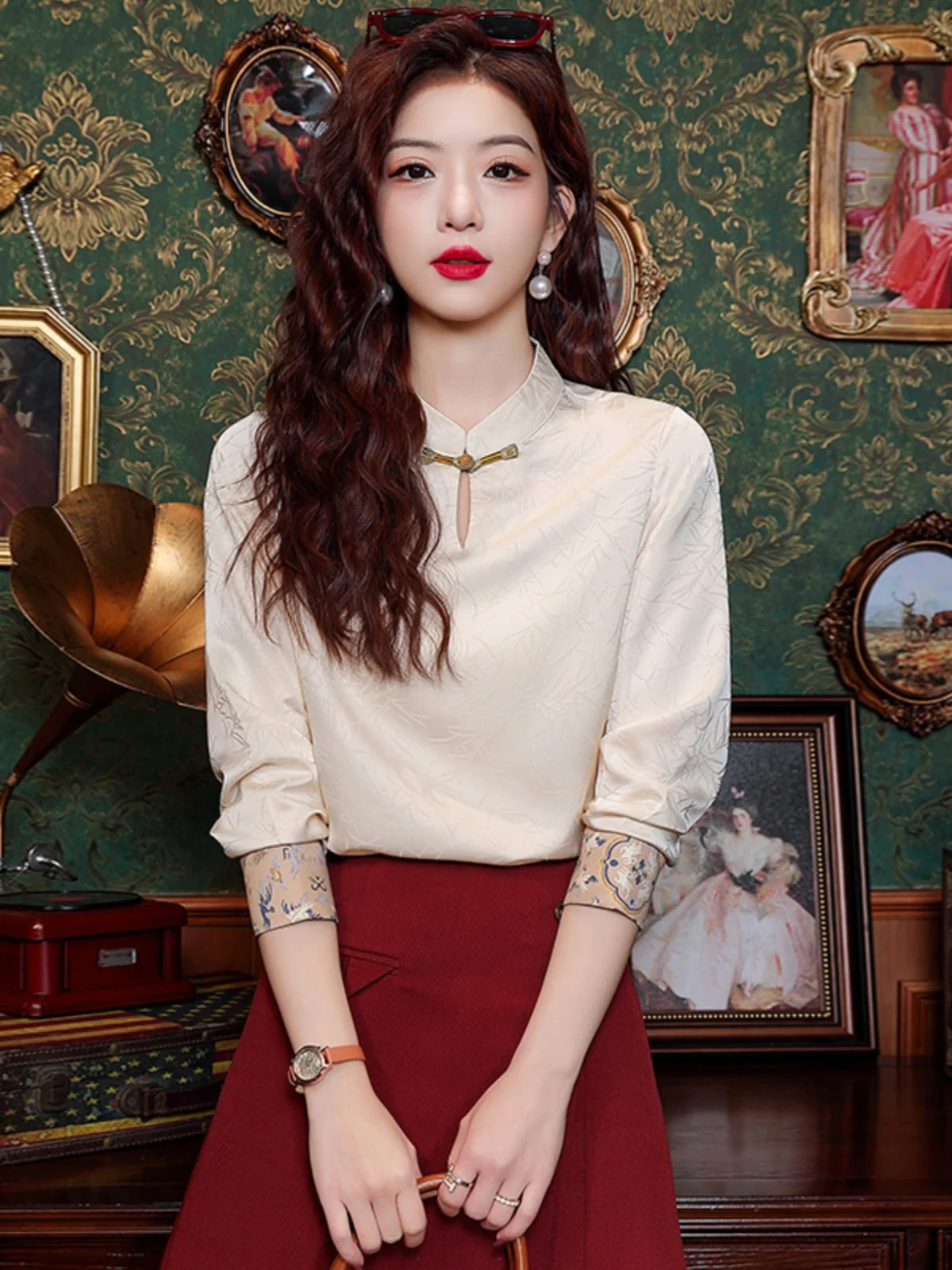

Retro Long Sve T-irt Women's Autumn Winter New Chinese Sle Early Spring Match with Face Skirt Top Polyester Fiber