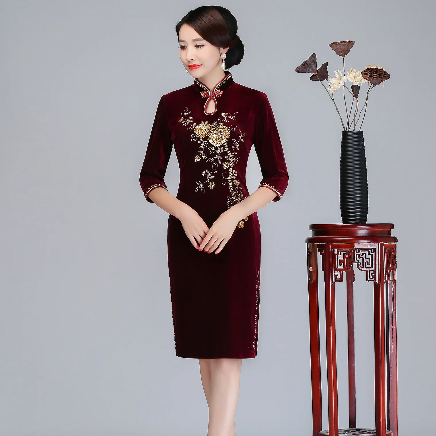 

Plus Size Elegant Classic Mandarin Collar Cheongsam Female Velvet Qipao Autumn Winter Burgundy Half Sleeve Chinese Dress 5XL 6XL