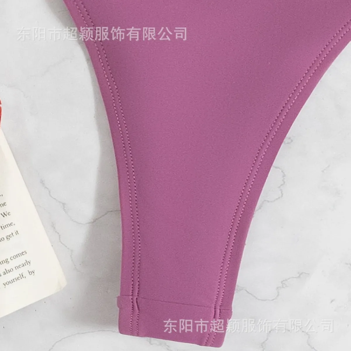 Купальник-бикини, стринги с цветными камнями, демонстрирующие украшения на спине, купальник с разрезом наклонное плечо Fisk2025 nowość