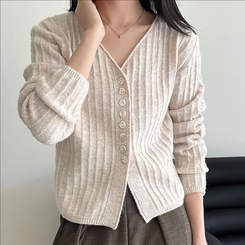 

Autumn 2025 new casual cardigan coat V-neck single breasted knitted sweater women