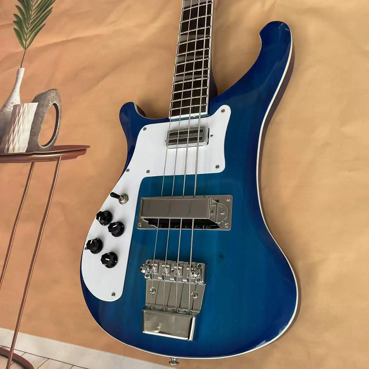 4 chord left-handed Rickenbaker electric bass in stock, blue gradient body, rosewood fingerboard, factory real pictures, can be