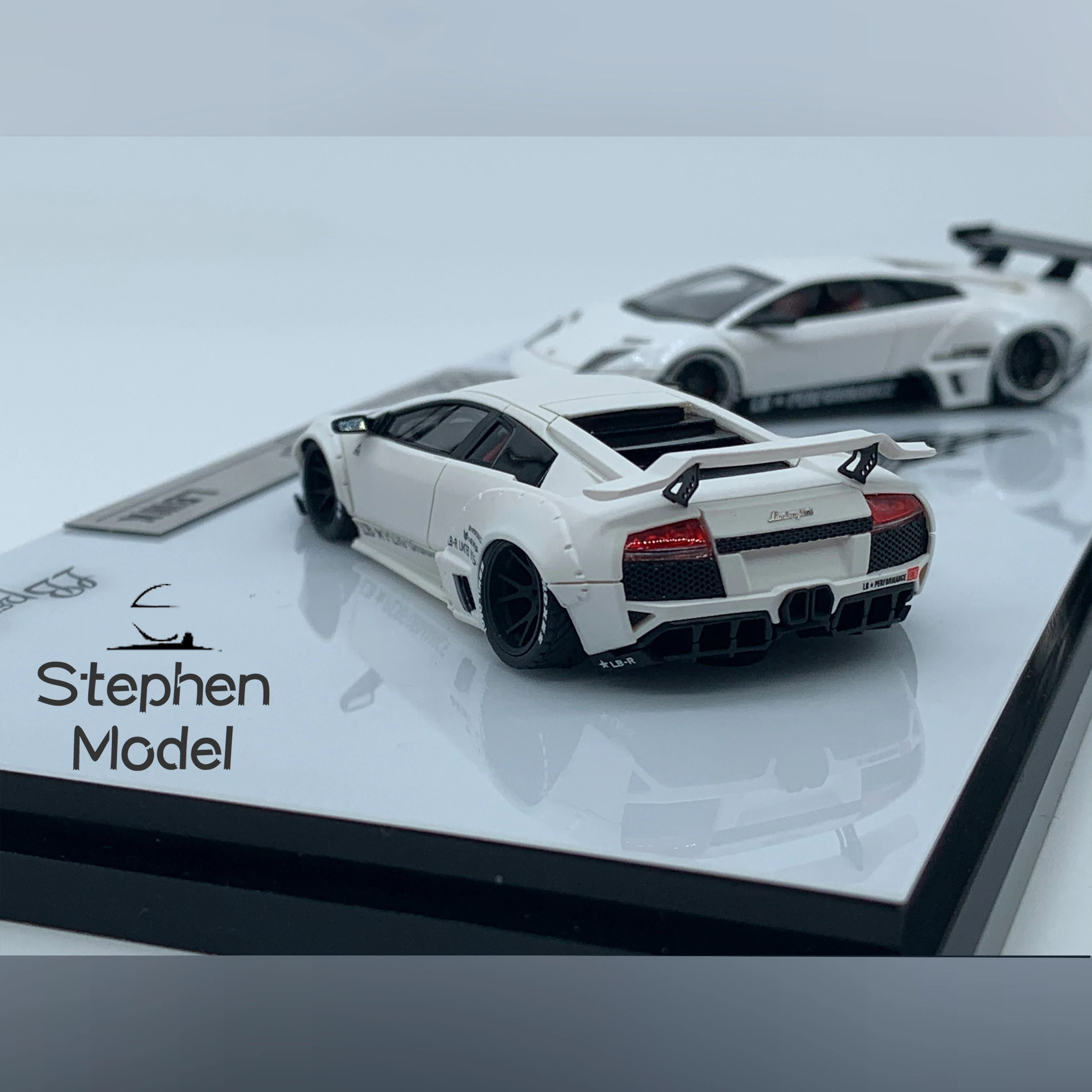 エラー404 LBWKランボルギーニムルシエラゴ Error 404 1:64 Murcielago LP640 LBWK Double car Modified white