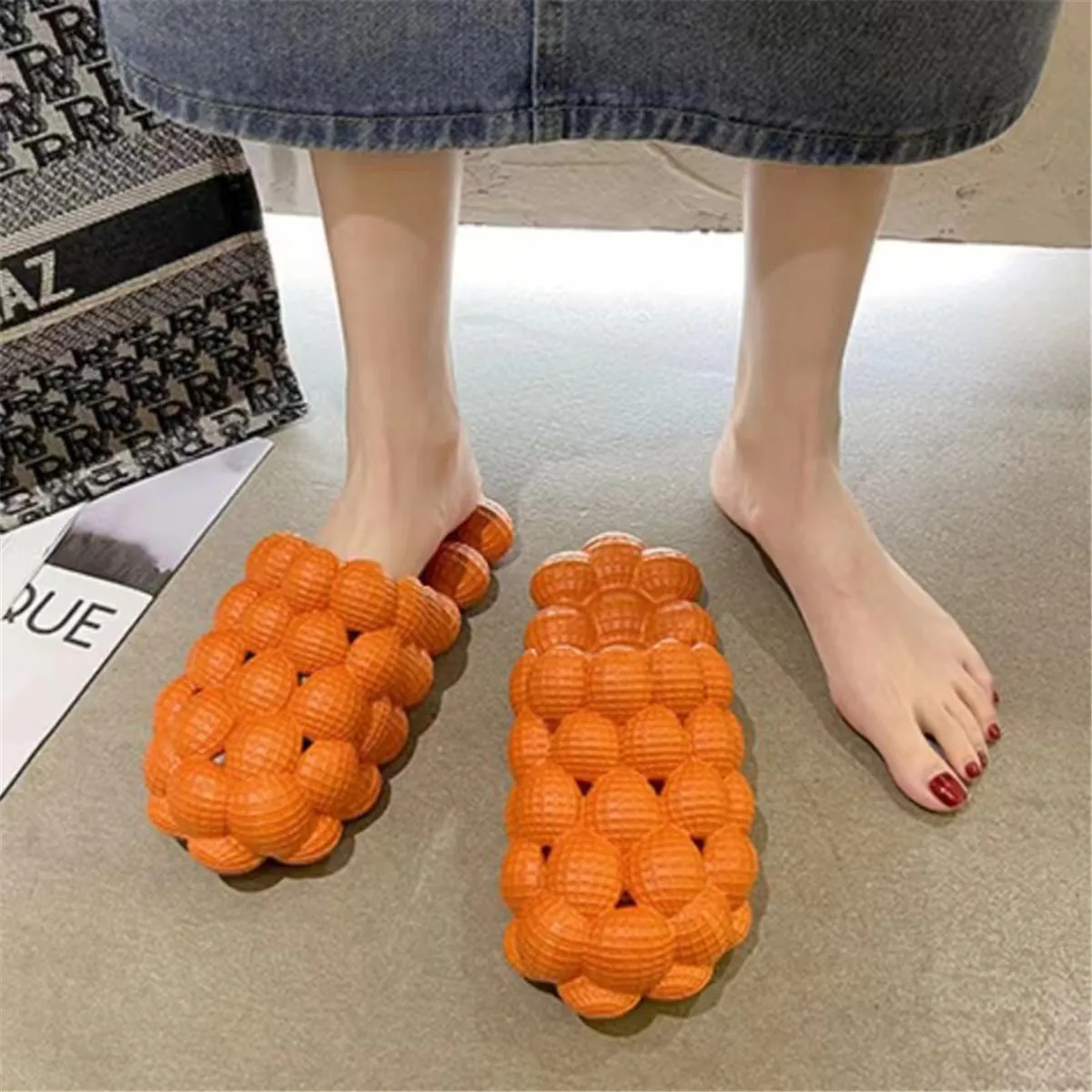 Women Man Soft Bubble Slippers Fashion 2023 New EVA Cool Home Beach Shoes Massage Sole Slippers Designer Indoor Peanut Slipper