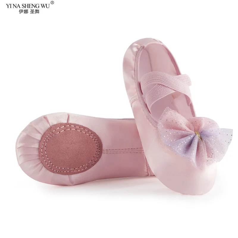 Infantil Princess Satin Ballet Sapatos de dança, chinelos de sola macia, borboleta bordada, garra de gato, sapatos de dança para meninas, novo