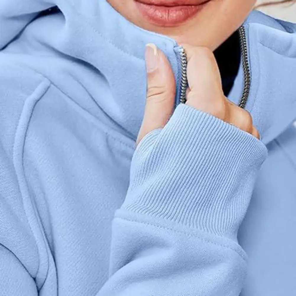 เสื้อฮู้ดกีฬาผู้หญิง เสื้อแจ็คเก็ตมีฮู้ดแบบมีเชือกผูกสำหรับผู้หญิง พร้อมกระเป๋าและขอบแขนแบบยืดหยุ่น เสื้อโค้ทสำหรับเล่นกีฬาและออกกำลังกายในฤดูใบไม้ร่วงและฤดูหนาว สำหรับคนรูปร่างเพรียว