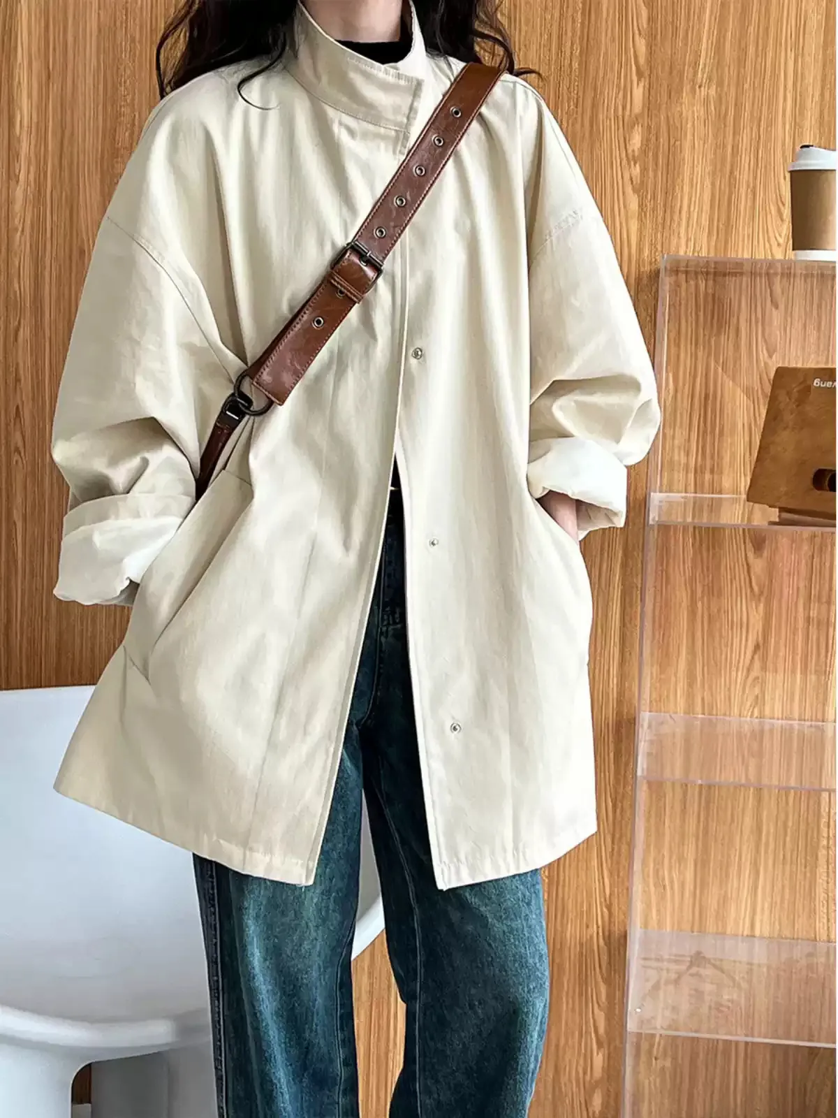 Locker geschnittene Jacke, Oversize, schlichtes Hemd, Basic-Trenchcoat für Damen, mit Revers, einreihig, einfarbig, mit Taschen, Mantel, koreanischer Boyfriend-Stil, Neu. – Detail 14